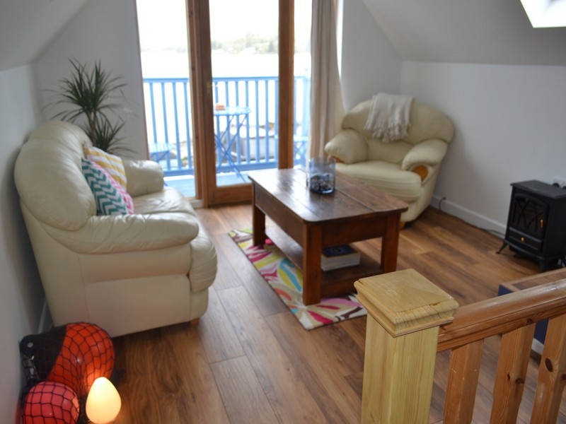 mezzanine lounge with sea and mountain views